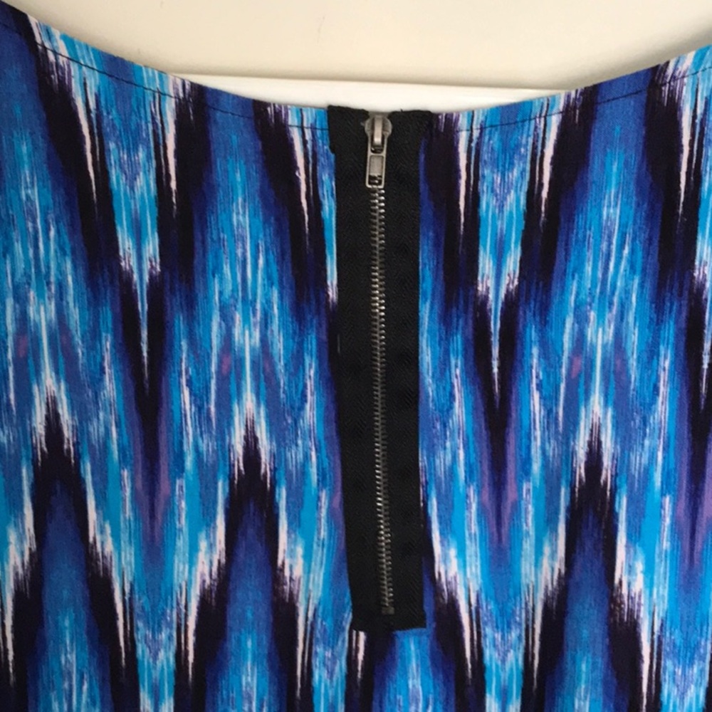 Cute top from No Boundaries, made from 100% rayon - Picture 4 of 5